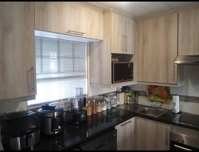 2 BEDROOM APARTMENT FOR SALE IN RAVENSWOOD